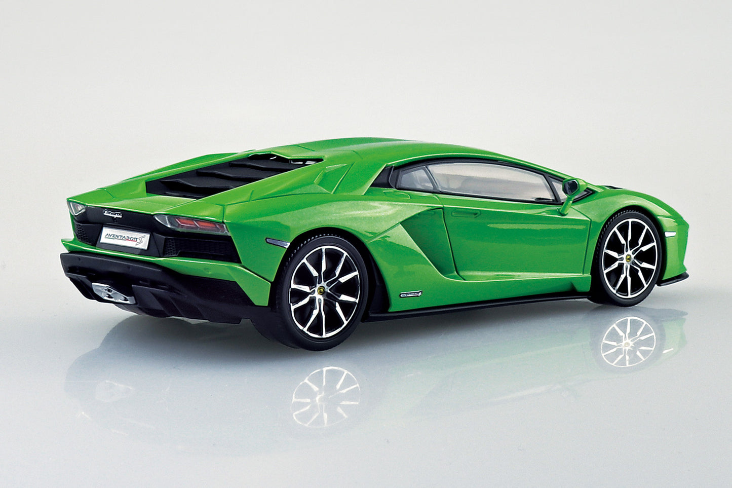 1/32 SNAP KIT #12-D Lamborghini Aventador S (Pearl Green) (06348)