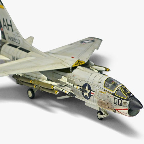 USN F-8E VF-162 Les chasseurs 1/72 ACY12521