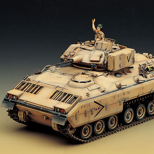 M2 Bradley IFV 1/35 ACY13237