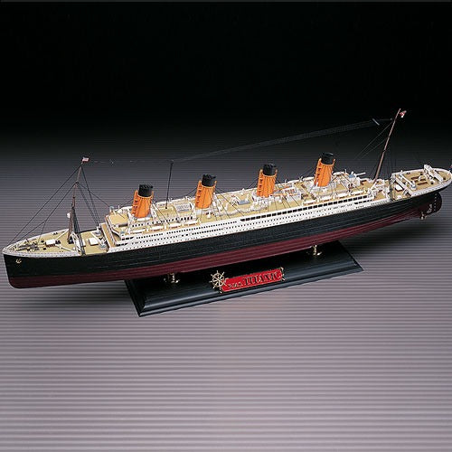 Le paquebot RMS Titanic de la White Star au 1/400