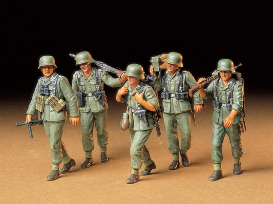 Tamiya German Machine Gun Crew On Maneuver 1/35 (35184)