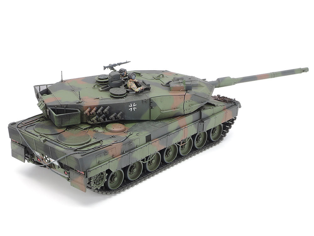 Tamiya Leopard 2 A6 Main Battle Tank 1/35 (35271)