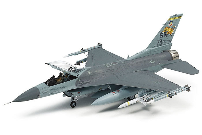 Tamiya F-16 Cj Fighting Falcon W/Full Equipment 1/72 (60788)