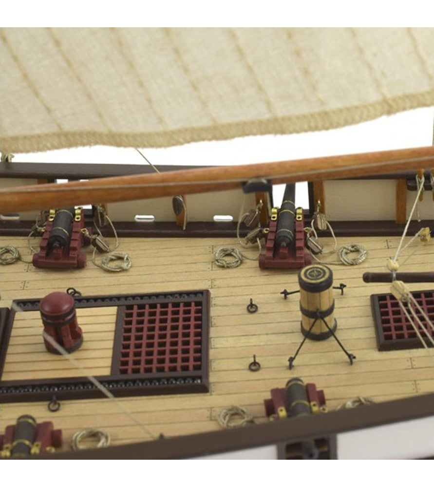 Doris Saint-Malo. Maquette de bateau de pêche en bois à l'échelle 1:20 (19010)