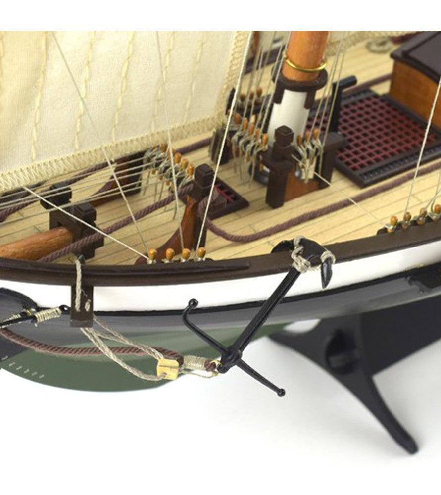 Doris Saint-Malo. Maquette de bateau de pêche en bois à l'échelle 1:20 (19010)