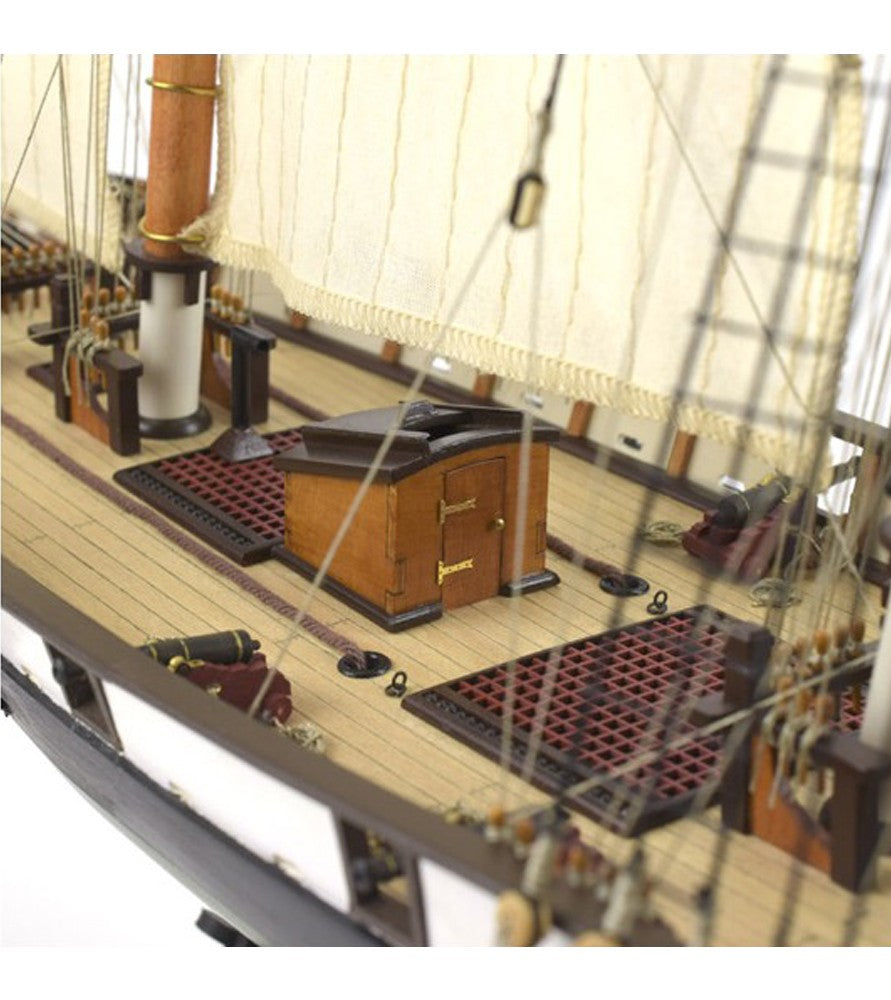 Doris Saint-Malo. Maquette de bateau de pêche en bois à l'échelle 1:20 (19010)