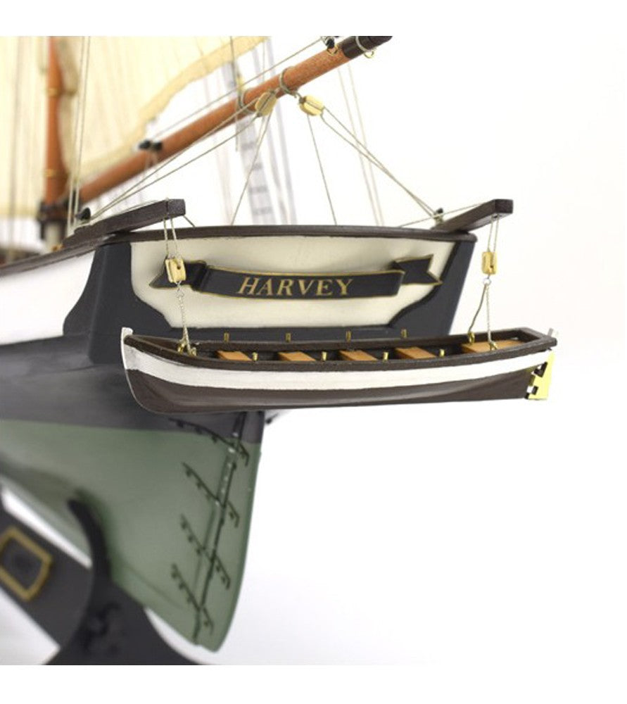 Doris Saint-Malo. Maquette de bateau de pêche en bois à l'échelle 1:20 (19010)