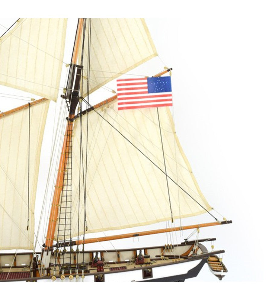 Doris Saint-Malo. Maquette de bateau de pêche en bois à l'échelle 1:20 (19010)