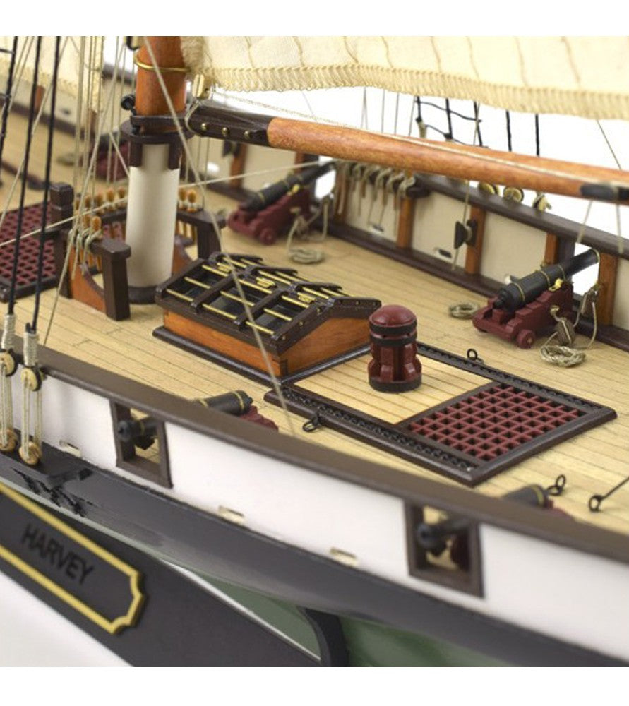 Doris Saint-Malo. Maquette de bateau de pêche en bois à l'échelle 1:20 (19010)