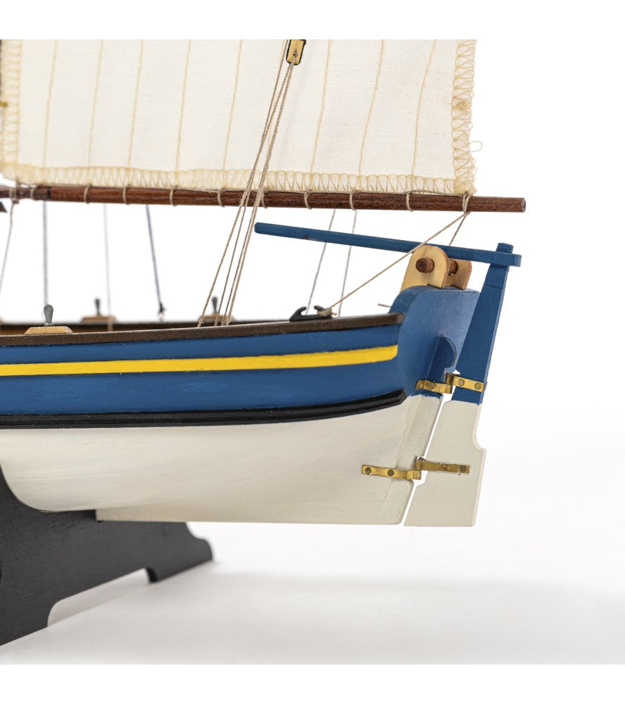 Doris Saint-Malo. Maquette de bateau de pêche en bois à l'échelle 1:20 (19010)