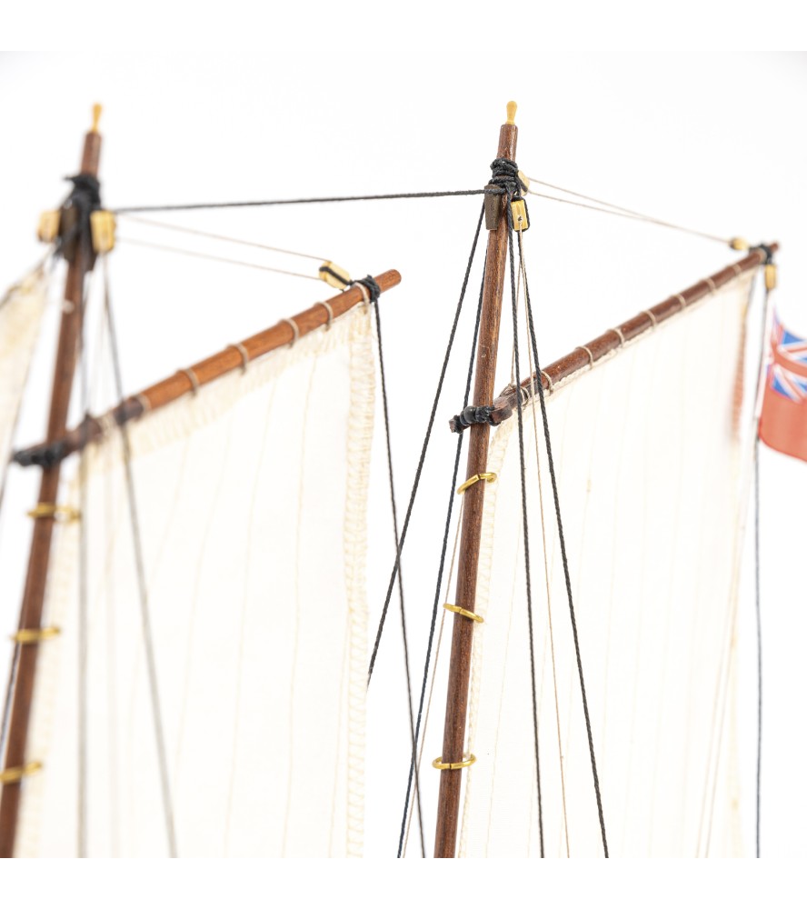 Doris Saint-Malo. Maquette de bateau de pêche en bois à l'échelle 1:20 (19010)