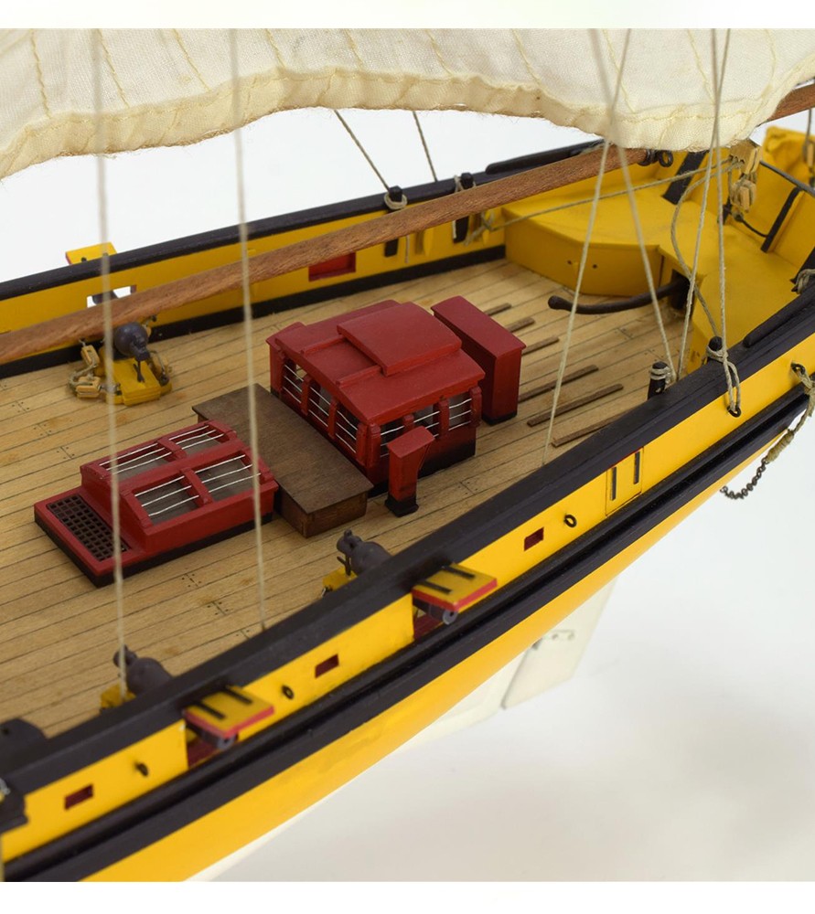 Cutter Le Renard Wooden Ship Model Kit (22401)