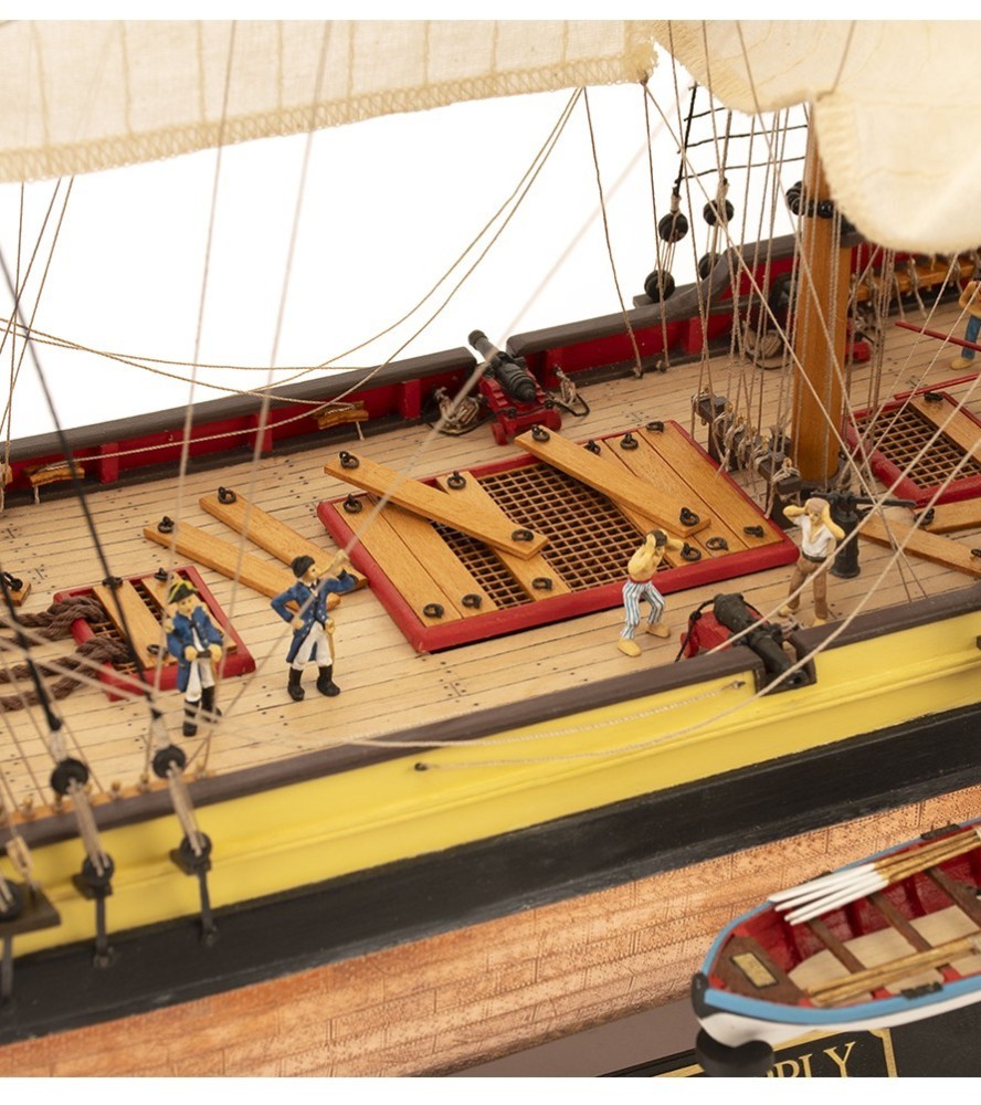 Doris Saint-Malo. Maquette de bateau de pêche en bois à l'échelle 1:20 (19010)