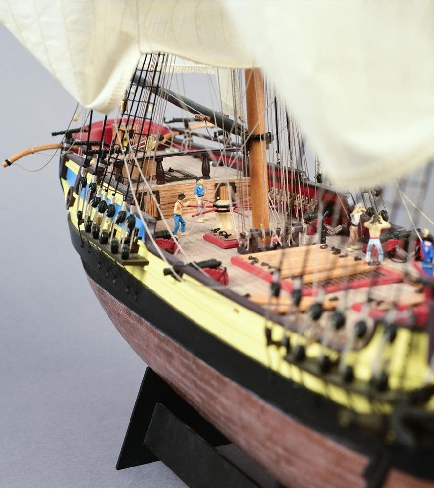 Doris Saint-Malo. Maquette de bateau de pêche en bois à l'échelle 1:20 (19010)