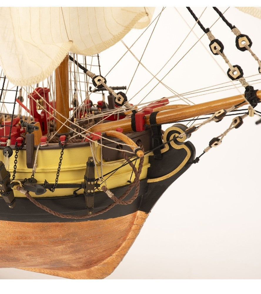 Doris Saint-Malo. Maquette de bateau de pêche en bois à l'échelle 1:20 (19010)