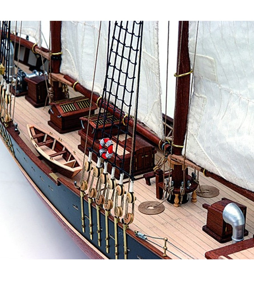 Schooner Bluenose II. 1:75 Wooden Model Ship Kit (22453)