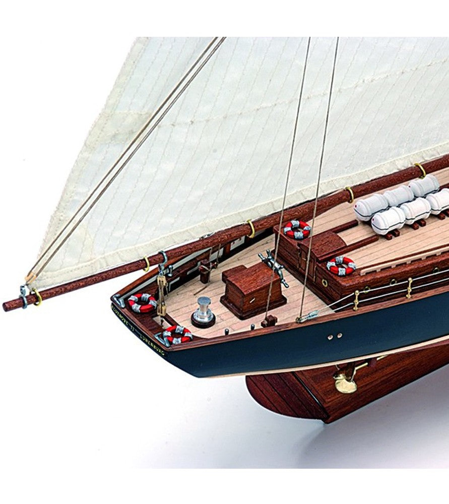 Schooner Bluenose II. 1:75 Wooden Model Ship Kit (22453)