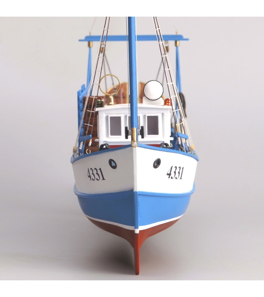 Doris Saint-Malo. Maquette de bateau de pêche en bois à l'échelle 1:20 (19010)