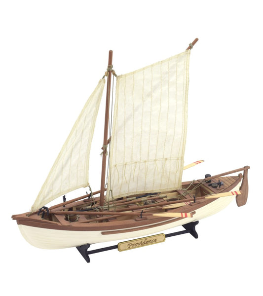 Doris Saint-Malo. Maquette de bateau de pêche en bois à l'échelle 1:20 (19010)